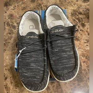 Hey Dude static black